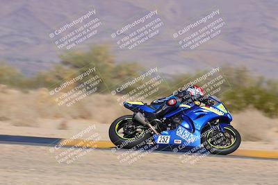 media/Dec-09-2023-SoCal Trackdays (Sat) [[76a8ac2686]]/Turn 4 Set 1 (1120am)/